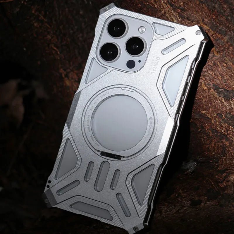 Metal Armor Case and MagSafe charging