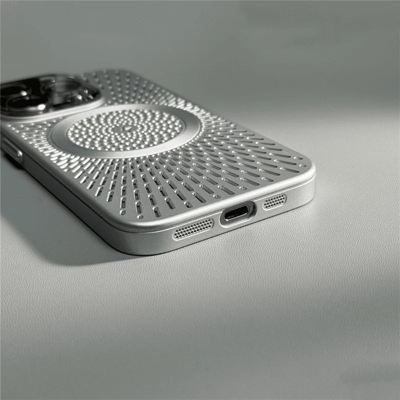 iPhone case with heat dissipation and MagSafe charging