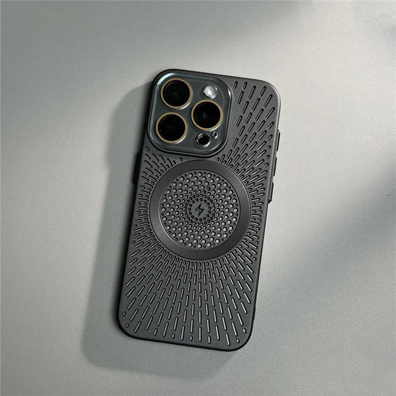 iPhone case with heat dissipation and MagSafe charging