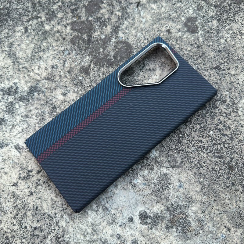 Samsung case in carbon fiber and metal