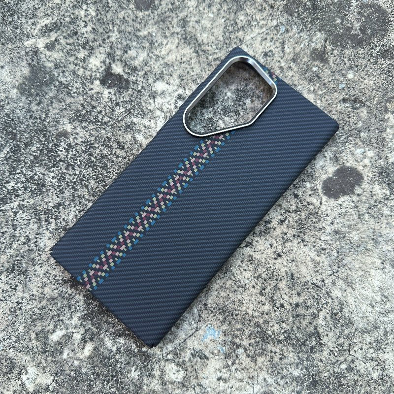 Samsung case in carbon fiber and metal