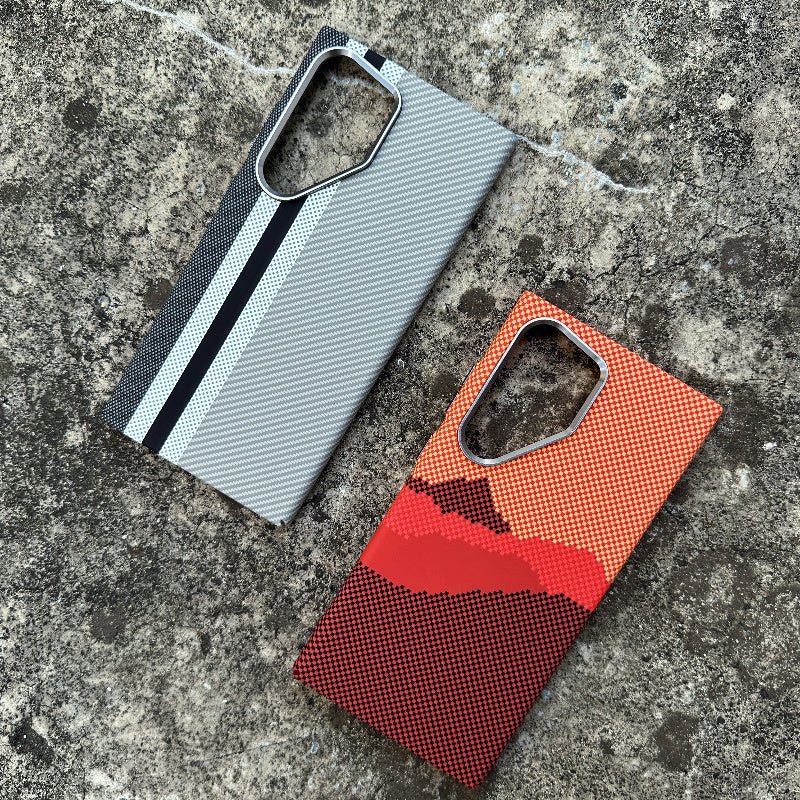 Samsung case in carbon fiber and metal