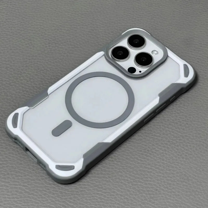 Minimalist iPhone Case with Rubber Protection and MagSafe Charging