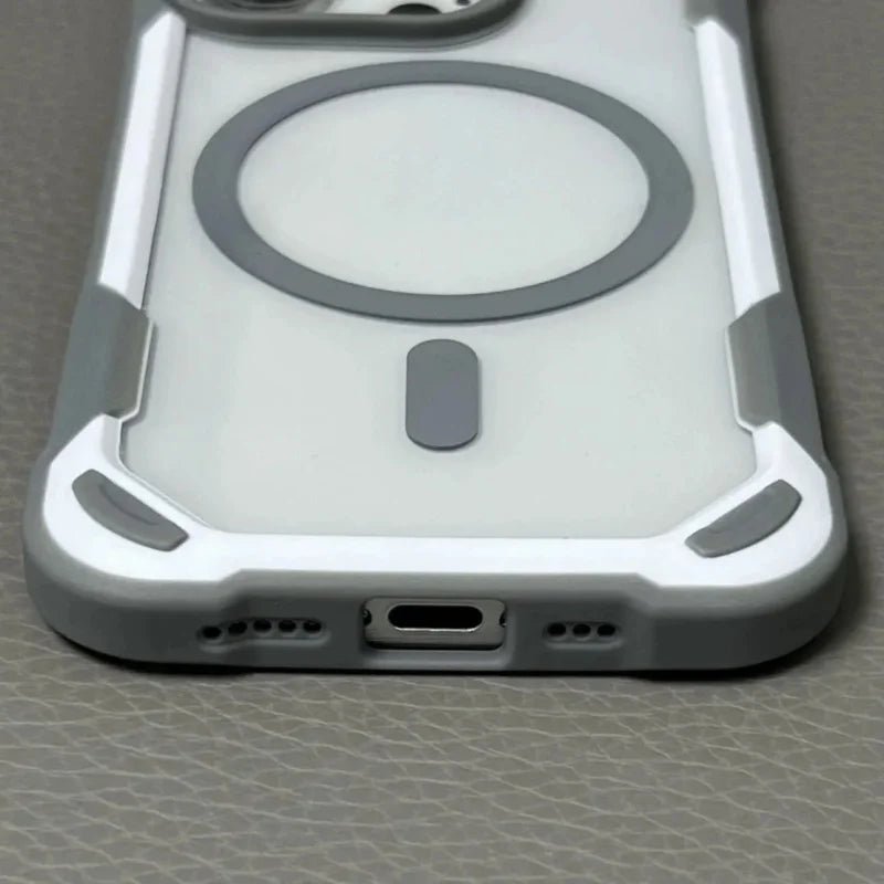 Minimalist iPhone Case with Rubber Protection and MagSafe Charging
