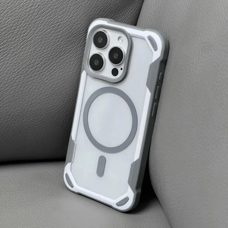 Minimalist iPhone Case with Rubber Protection and MagSafe Charging
