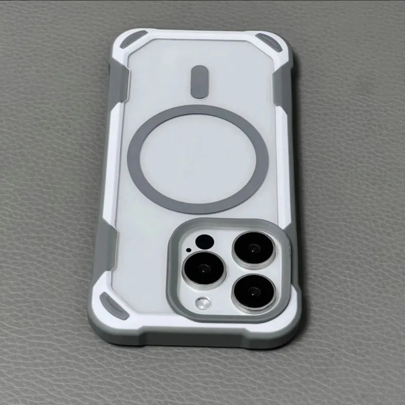 Minimalist iPhone Case with Rubber Protection and MagSafe Charging