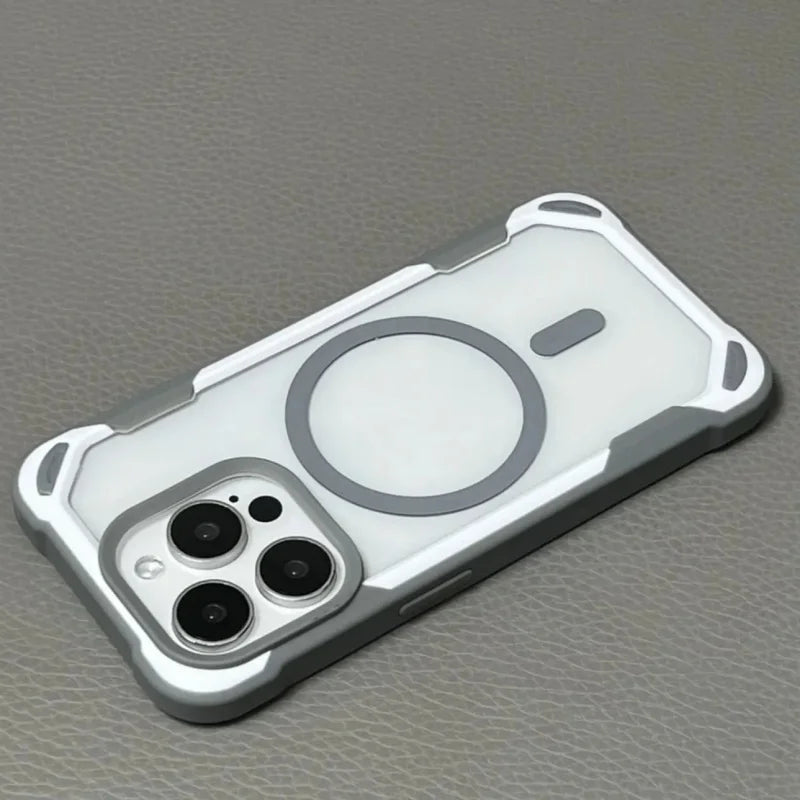 Minimalist iPhone Case with Rubber Protection and MagSafe Charging