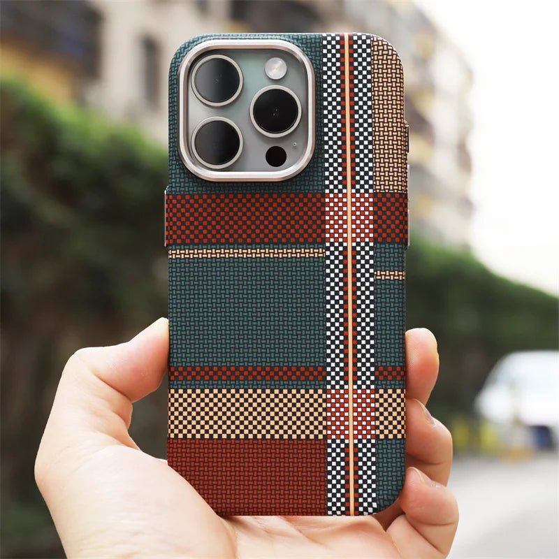 iPhone Case in Carbon Fiber with Magsafe charging