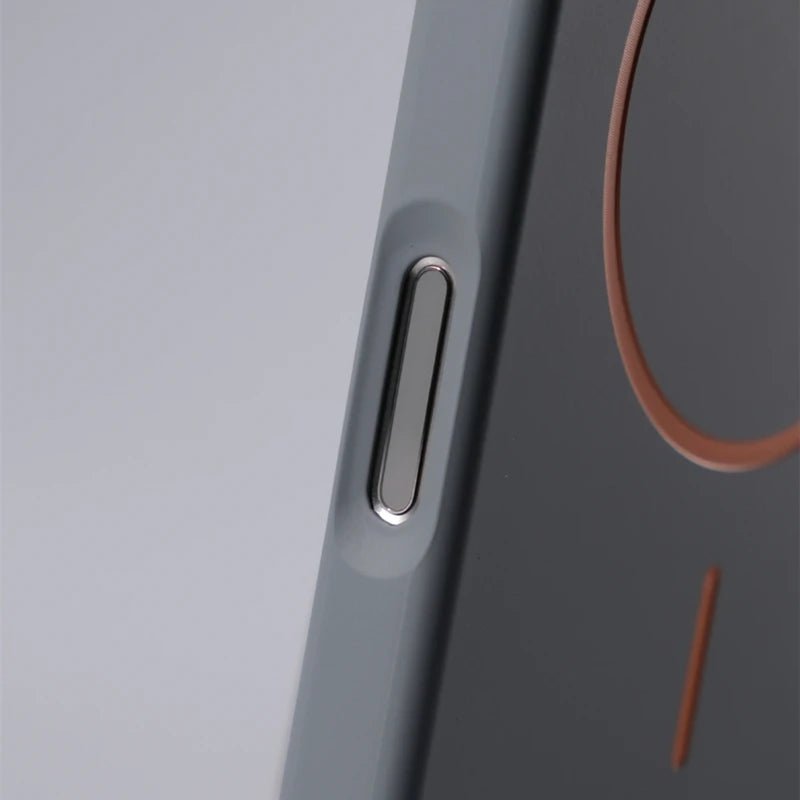 Minimalist Matte iPhone Case with Slim Design and MagSafe Charging