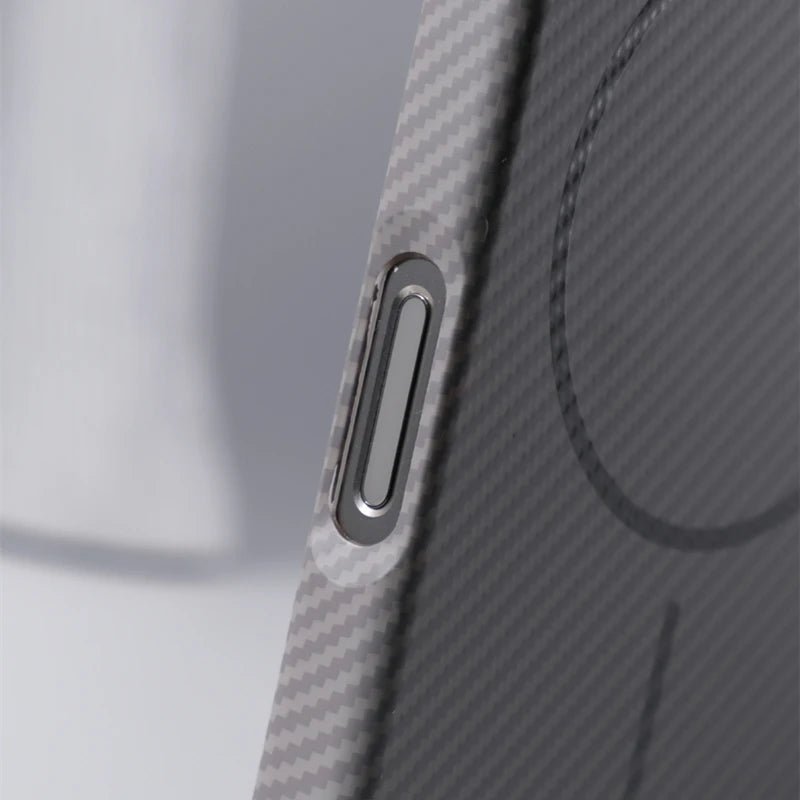 iPhone Case in Textured Carbon Fiber and MagSafe Charging