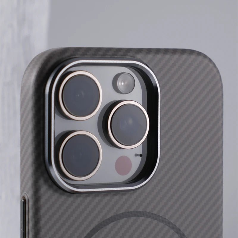 iPhone Case in Textured Carbon Fiber and MagSafe Charging