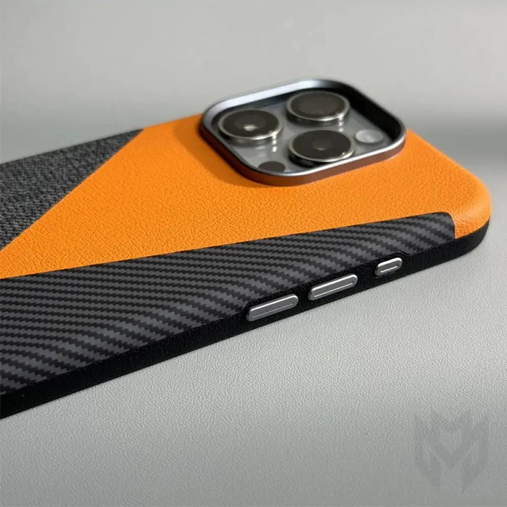 iPhone Case in Leather and Carbon with Anti-impact Protection