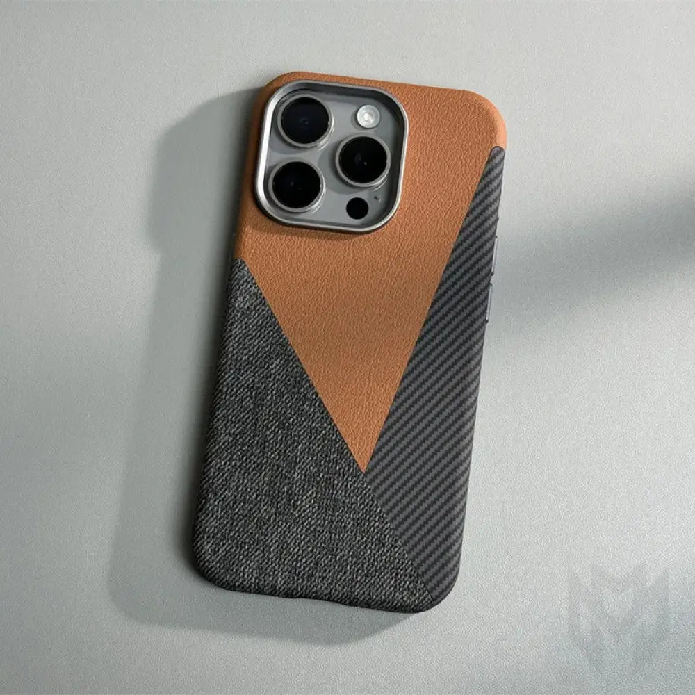 iPhone Case in Leather and Carbon with Anti-impact Protection