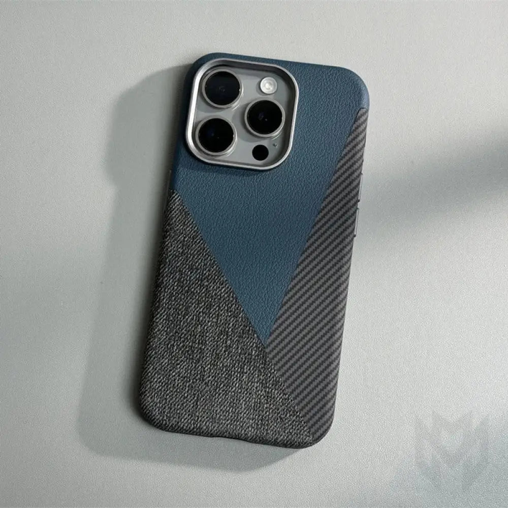 iPhone Case in Leather and Carbon with Anti-impact Protection