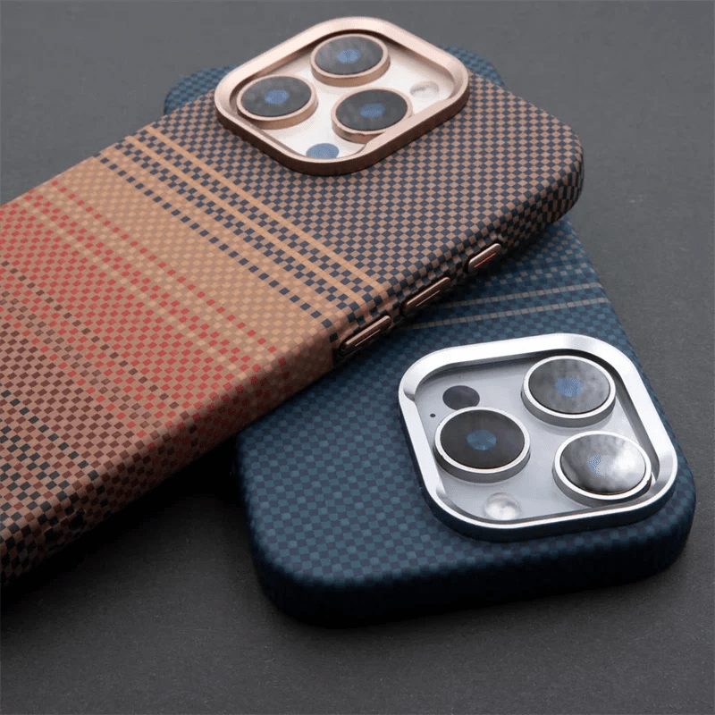 Gradient Carbon Fiber iPhone Case with MagSafe