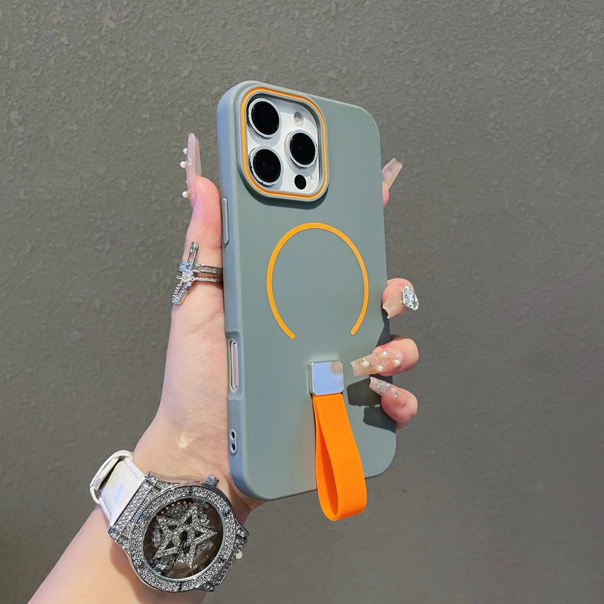 iPhone Case with Retractable Strap and MagSafe Charging