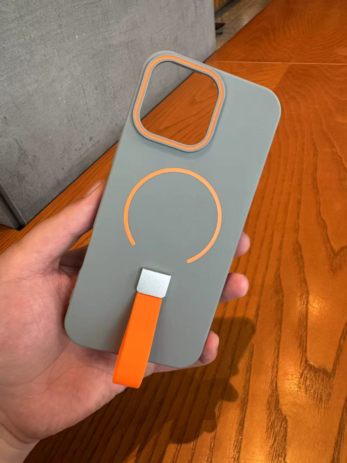 iPhone Case with Retractable Strap and MagSafe Charging